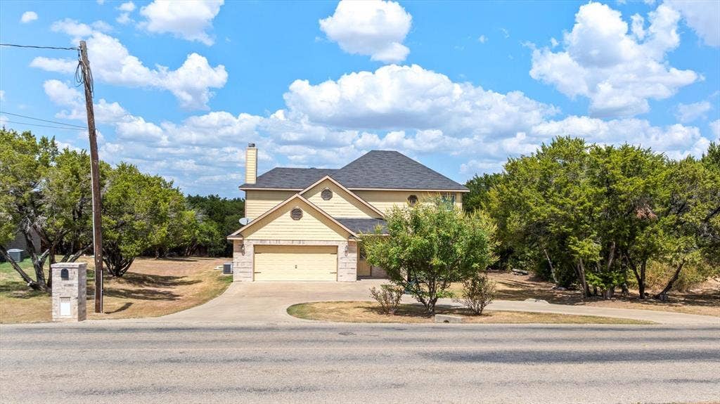 1004 W Apache Trail, Granbury, TX 76048 1004 W Apache Trail, Granbury, TX 76048
