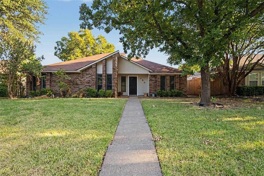 Property photo for 708 Whitewing Drive, Mesquite, TX