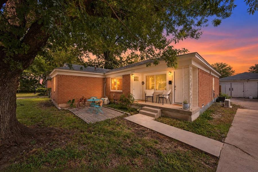 Property photo for 2350 Dunloe Drive, Dallas, TX
