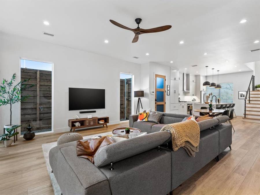 Property photo for 401 Martinique Avenue, Dallas, TX