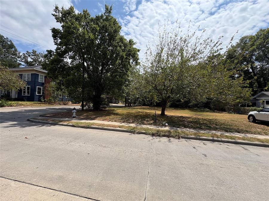 Property photo for 440 Pine Bluff St., Paris, TX