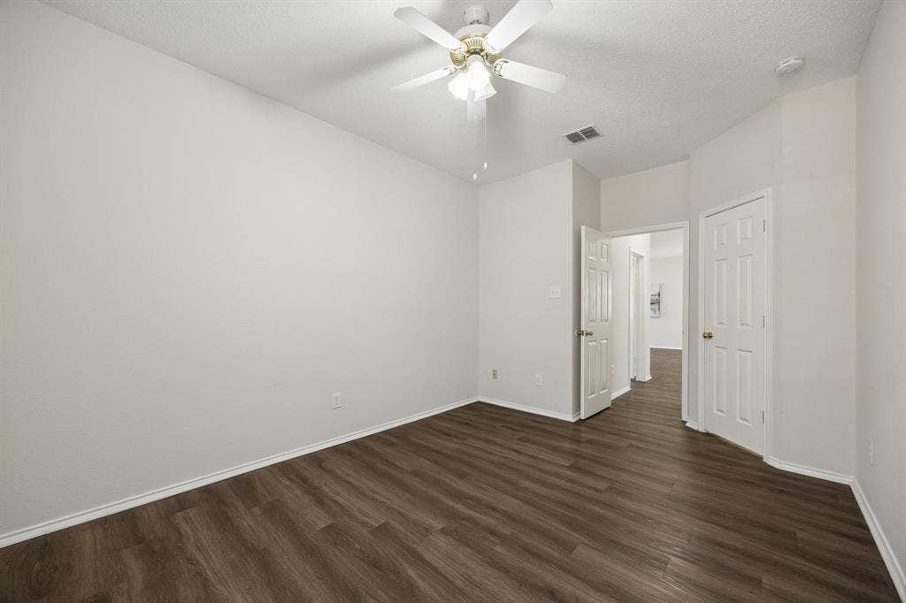 Comfortable Dimensions and a Clean Layout – The second bedroom’s long footprint provides flexibility for a full bedroom setup, desk area, or additional storage while maintaining an open feel.