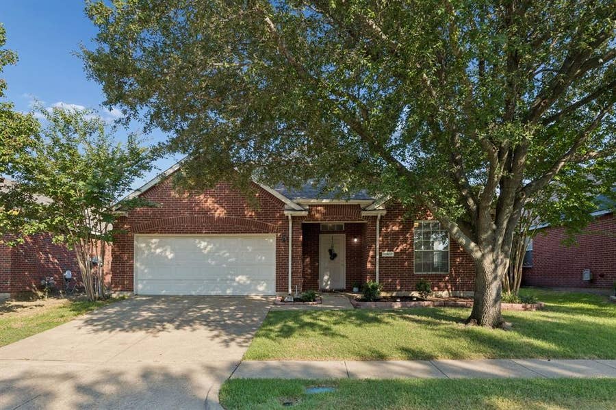 Property photo for 10617 Gleneagles Lane, Rowlett, TX