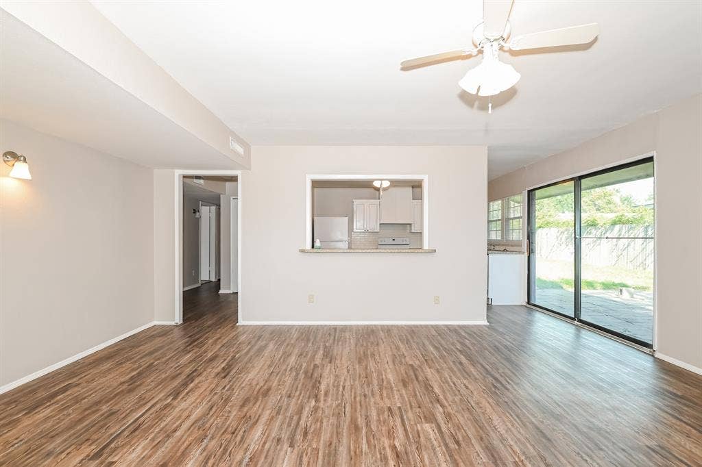 4906 Stagecoach Lane, Garland, TX 75043 4906 Stagecoach Lane, Garland, TX 75043