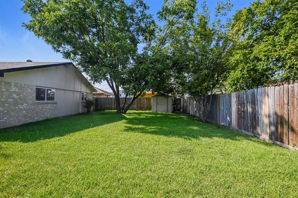 4906 Stagecoach Lane, Garland, TX 75043 4906 Stagecoach Lane, Garland, TX 75043