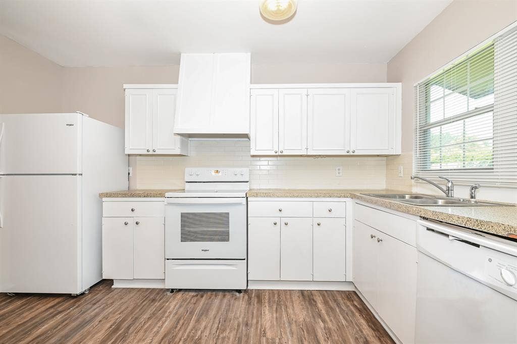 4906 Stagecoach Lane, Garland, TX 75043 4906 Stagecoach Lane, Garland, TX 75043