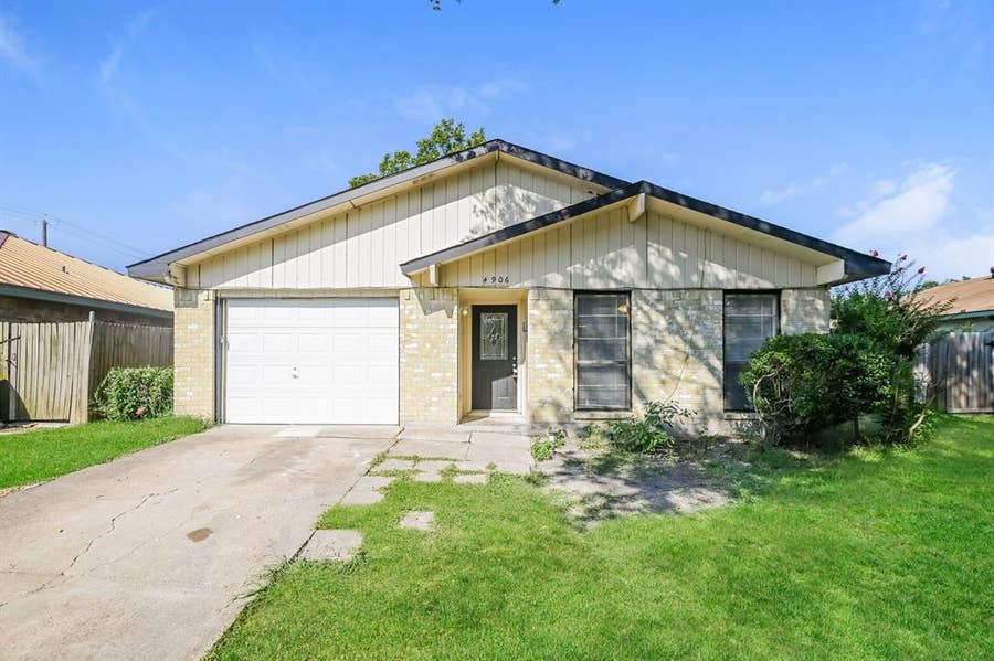 Property photo for 4906 Stagecoach Lane, Garland, TX