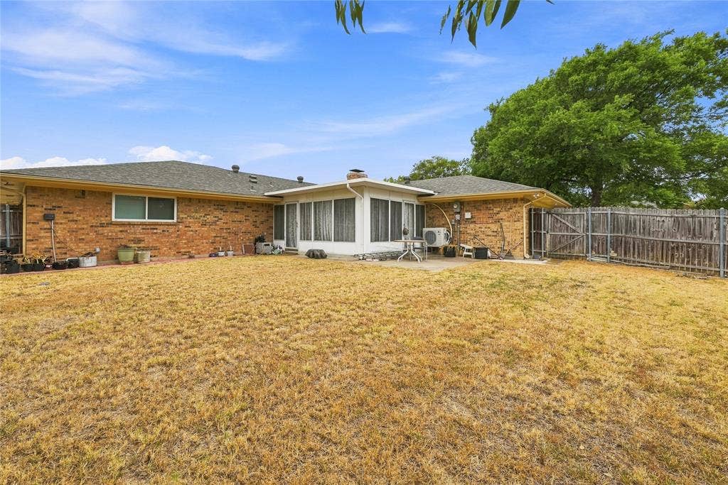 1047 Quail Run, Duncanville, TX 75116 1047 Quail Run, Duncanville, TX 75116