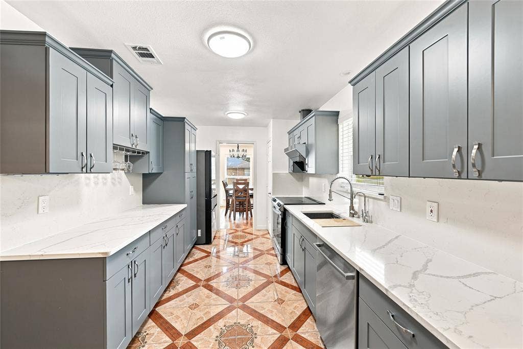 1047 Quail Run, Duncanville, TX 75116 1047 Quail Run, Duncanville, TX 75116