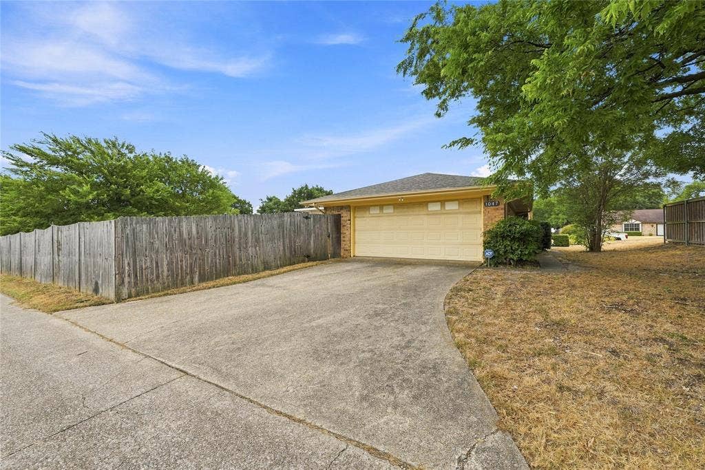 1047 Quail Run, Duncanville, TX 75116 1047 Quail Run, Duncanville, TX 75116