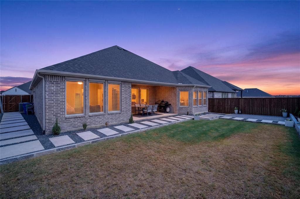 2405 Long Horizon Lane, Midlothian, TX 76065
