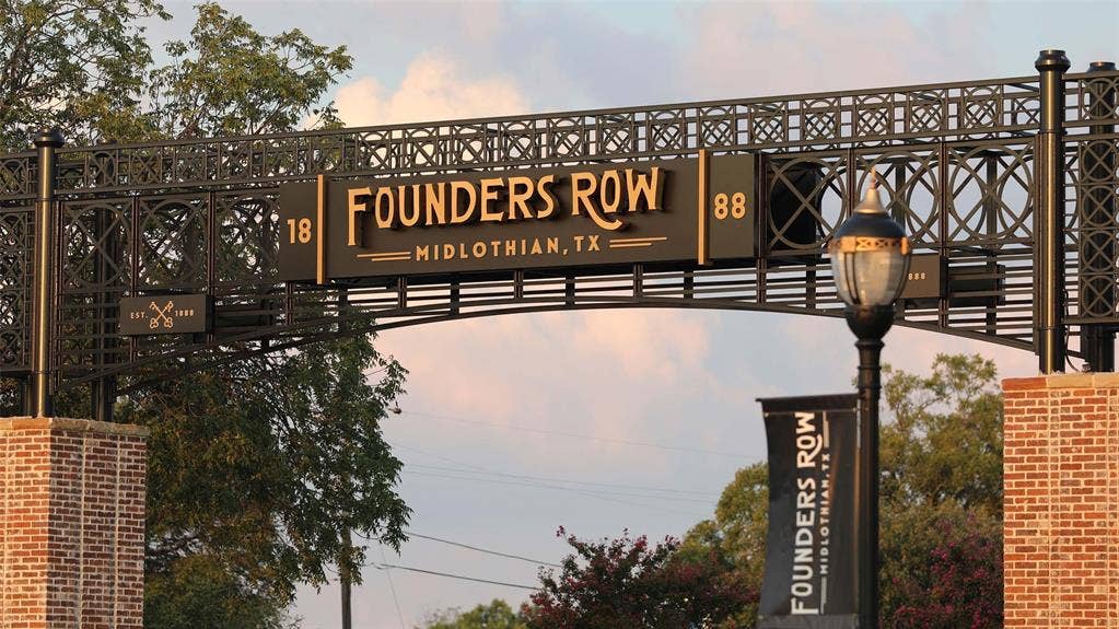 Founders Row, the entire area is walkable, with ample parking in the district’s center. The buildings are immaculate. The architecture – stunning.
