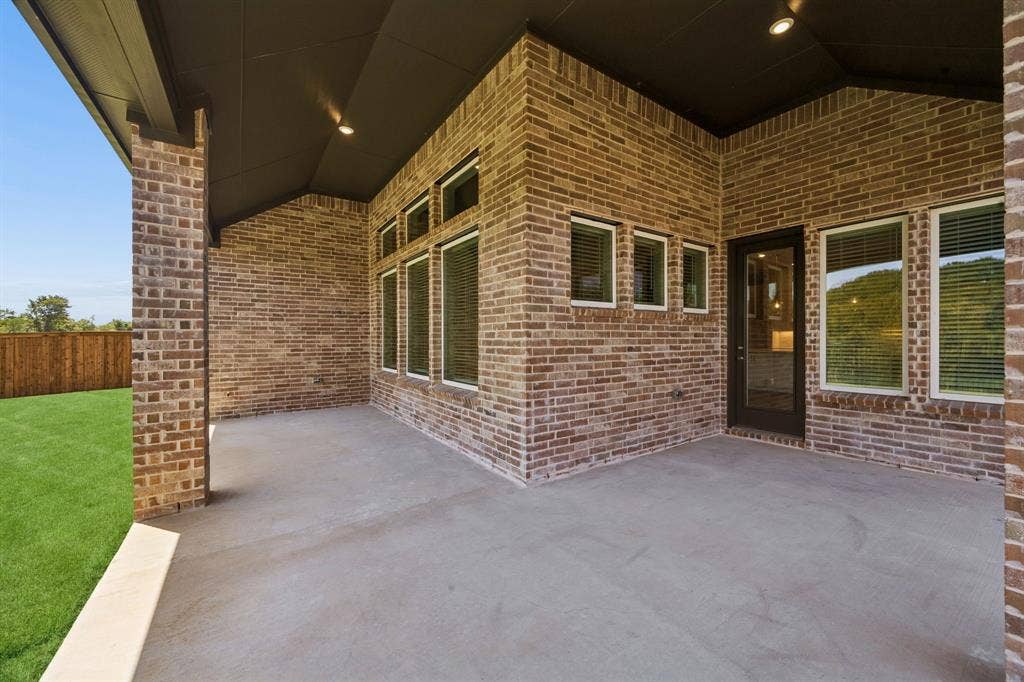2423 Silver Spring Court, Celina, TX 75009 2423 Silver Spring Court, Celina, TX 75009