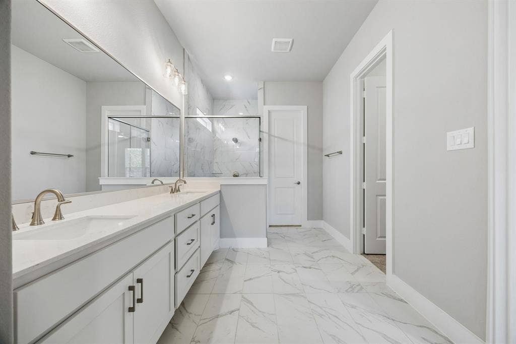 2423 Silver Spring Court, Celina, TX 75009 2423 Silver Spring Court, Celina, TX 75009