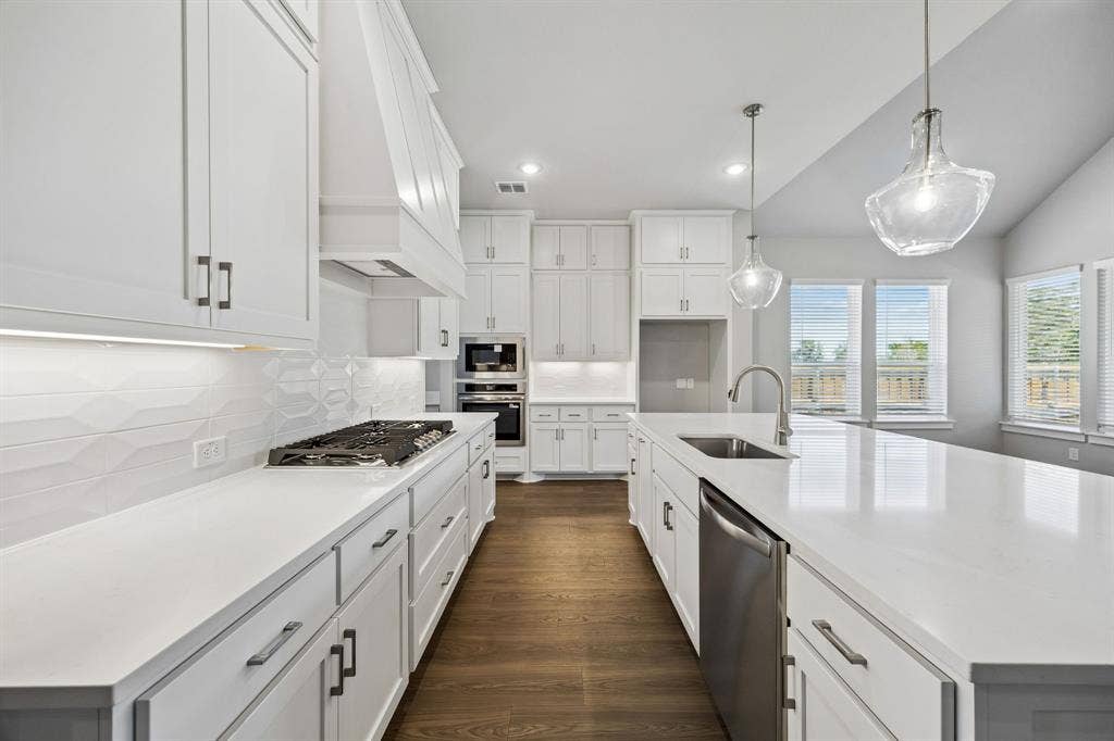2423 Silver Spring Court, Celina, TX 75009 2423 Silver Spring Court, Celina, TX 75009