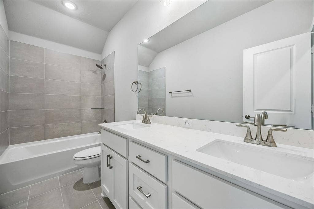 2423 Silver Spring Court, Celina, TX 75009 2423 Silver Spring Court, Celina, TX 75009