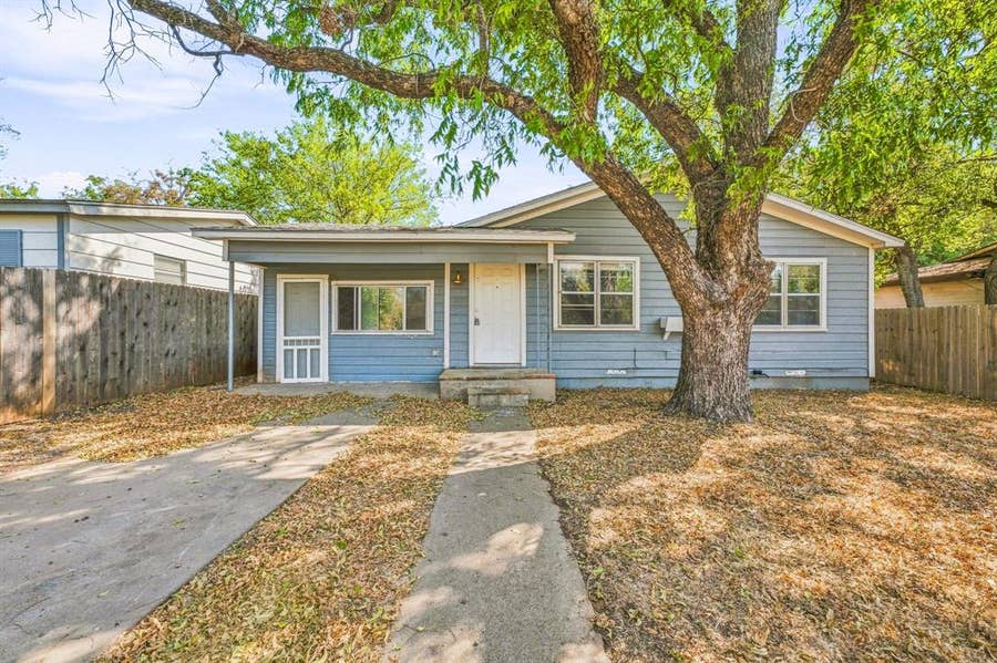 Property photo for 1397 N Estes Street, Stephenville, TX