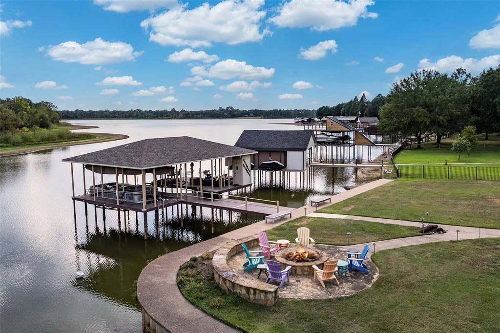 229 Lakeside Drive, Malakoff, TX 75148 229 Lakeside Drive, Malakoff, TX 75148