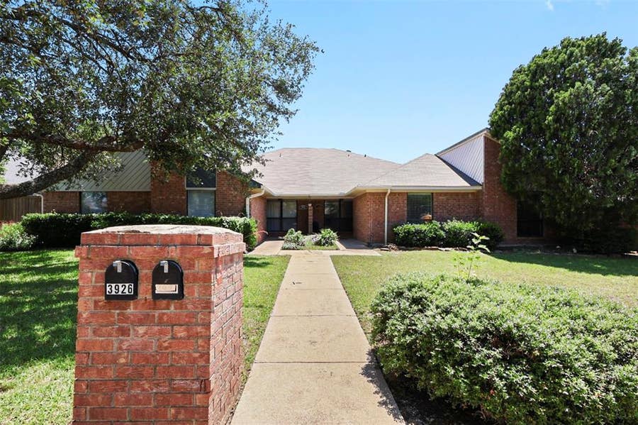 Property photo for 3924 Morman Lane, Addison, TX