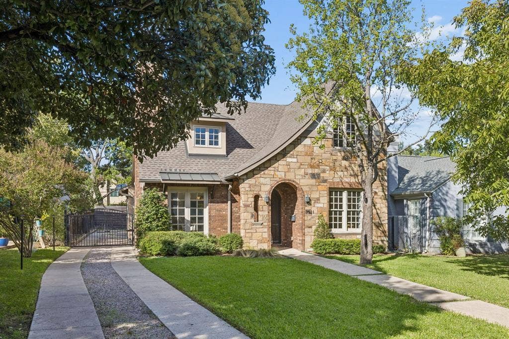 1921 Old Orchard Drive, Dallas, TX 75208 1921 Old Orchard Drive, Dallas, TX 75208