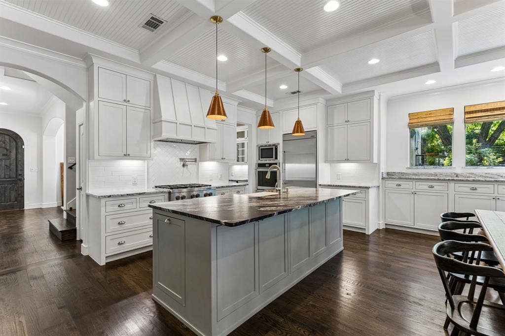 1921 Old Orchard Drive, Dallas, TX 75208 1921 Old Orchard Drive, Dallas, TX 75208