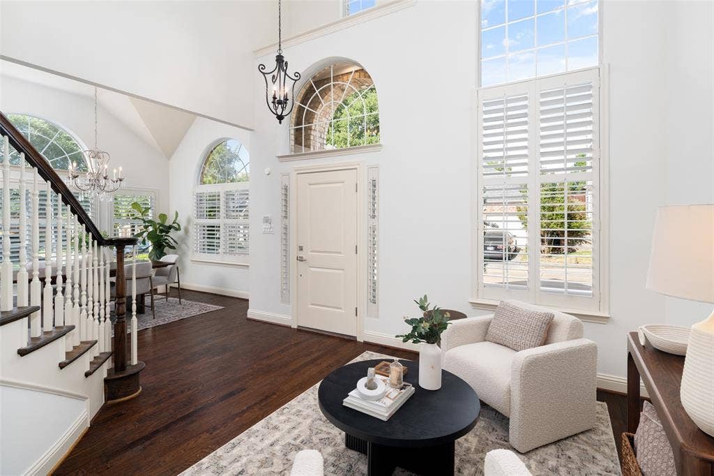 8915 White Pine Lane, Dallas, TX 75238 8915 White Pine Lane, Dallas, TX 75238