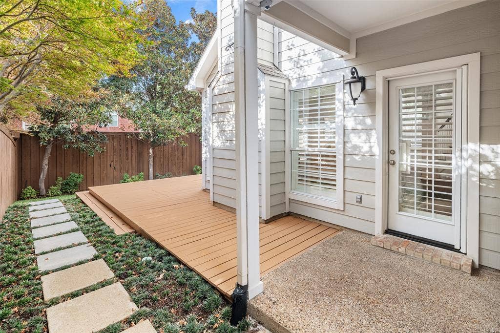 8915 White Pine Lane, Dallas, TX 75238 8915 White Pine Lane, Dallas, TX 75238