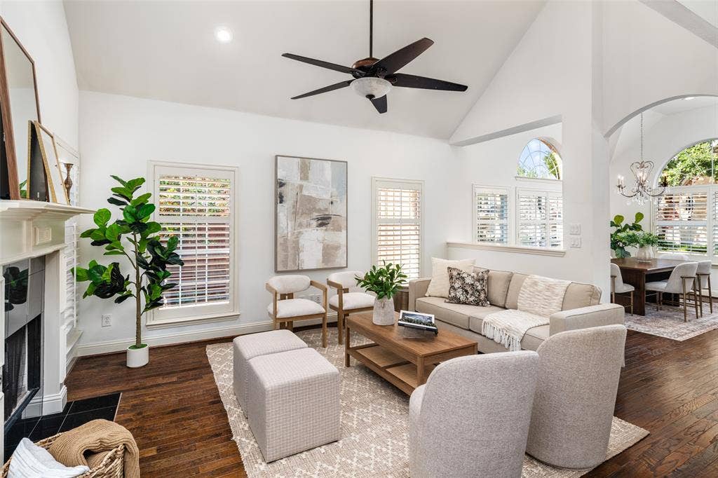 8915 White Pine Lane, Dallas, TX 75238 8915 White Pine Lane, Dallas, TX 75238