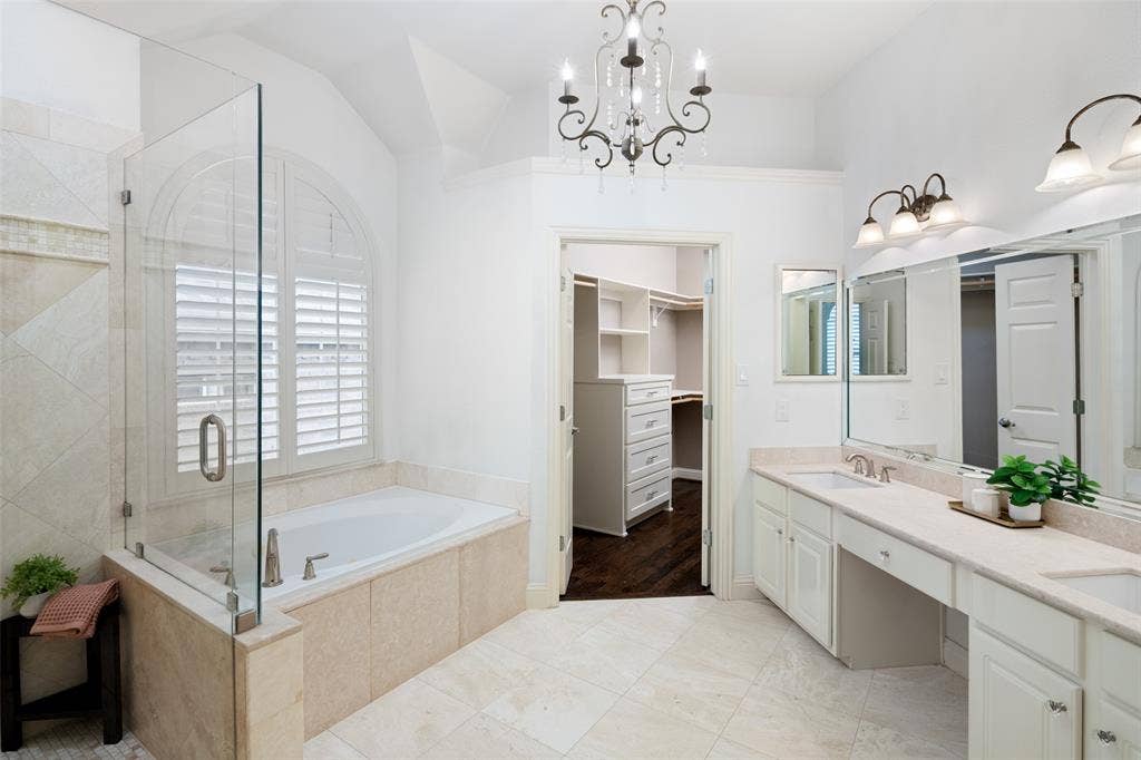 8915 White Pine Lane, Dallas, TX 75238 8915 White Pine Lane, Dallas, TX 75238