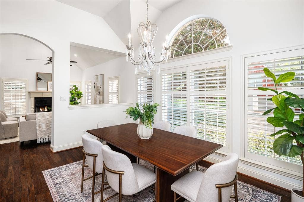 8915 White Pine Lane, Dallas, TX 75238 8915 White Pine Lane, Dallas, TX 75238