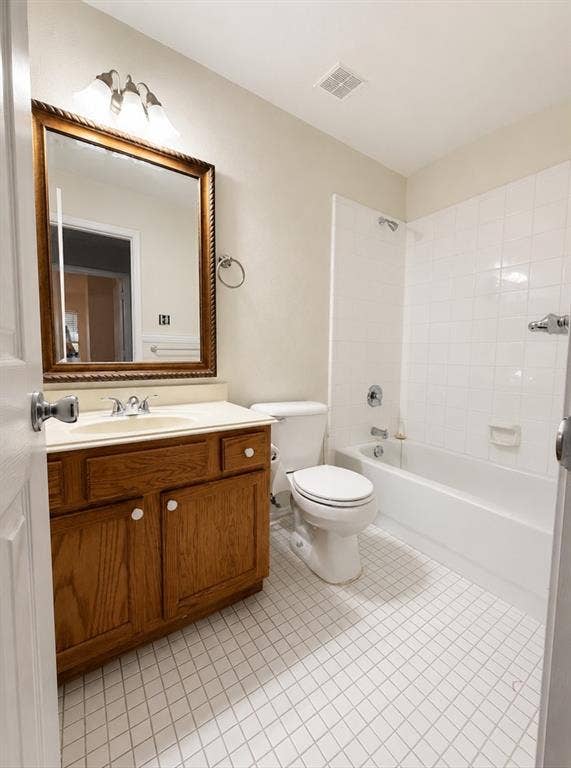 2909 Windhaven Drive, McKinney, TX 75071 hallway bath