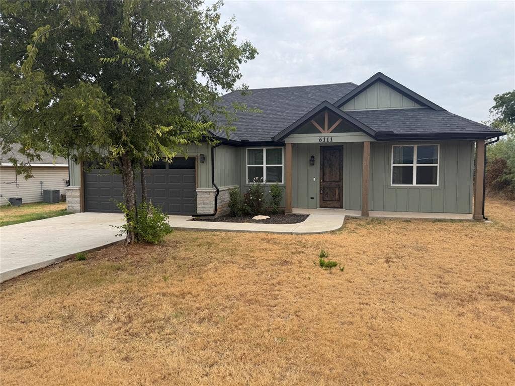 6111 Collins Court, Granbury, TX 76048 6111 Collins Court, Granbury, TX 76048