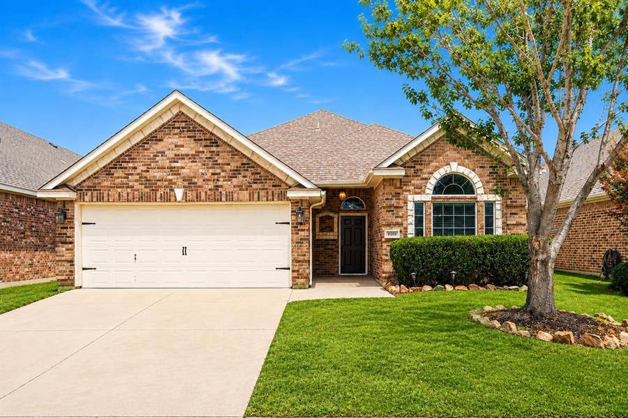 Property photo for 8209 Trinity Vista Trail, Fort Worth, TX