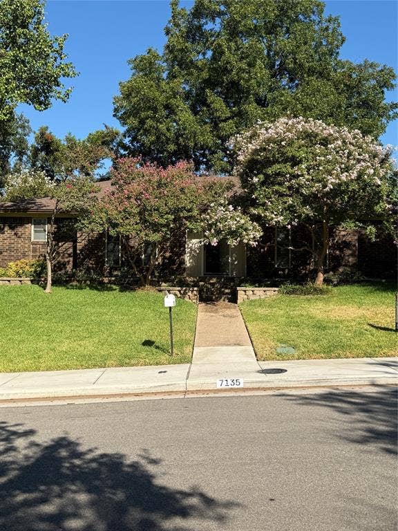 Property photo for 7135 Cosgrove Drive, Dallas, TX
