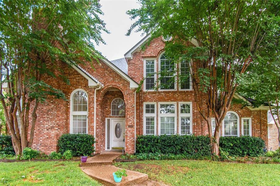 Property photo for 18532 Bay Pines Lane, Dallas, TX