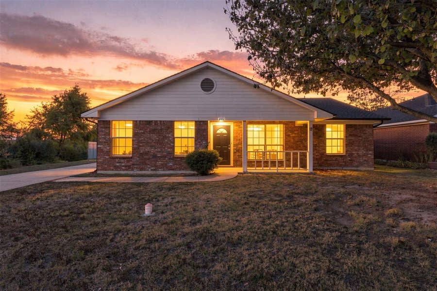 Property photo for 6922 Sayle Street, Greenville, TX