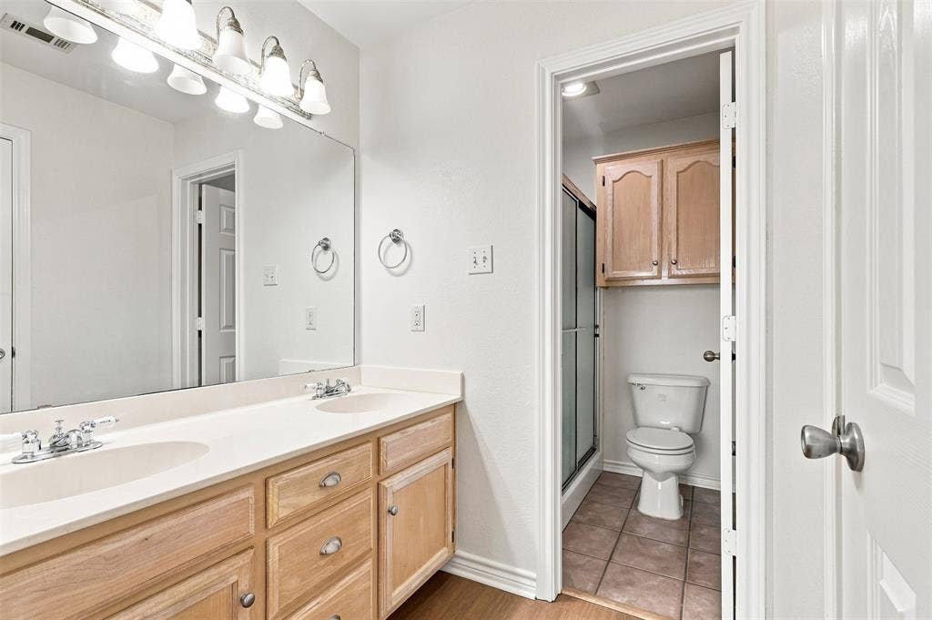 6922 Sayle Street, Greenville, TX 75402 6922 Sayle Street, Greenville, TX 75402