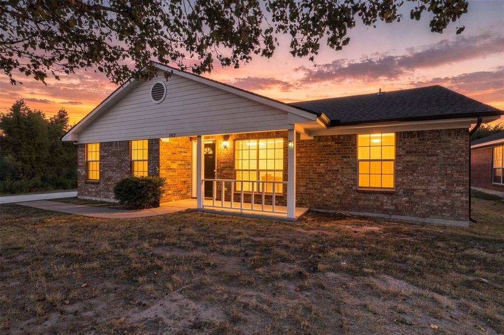 6922 Sayle Street, Greenville, TX 75402 6922 Sayle Street, Greenville, TX 75402