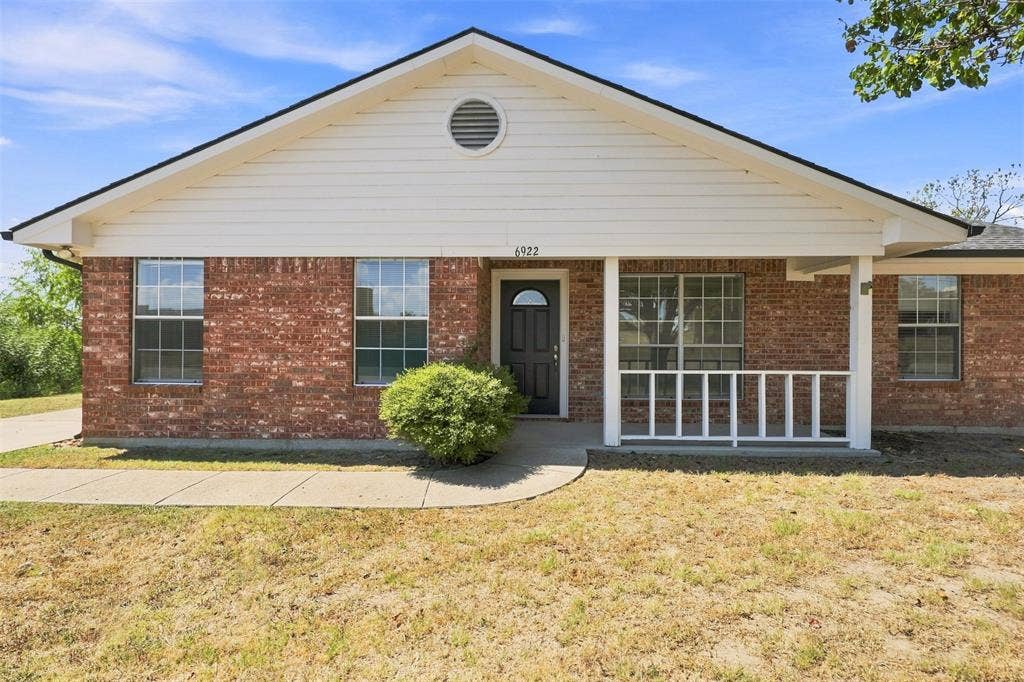 6922 Sayle Street, Greenville, TX 75402 6922 Sayle Street, Greenville, TX 75402