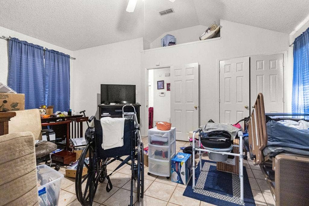 926 Wintercrest Court, Arlington, TX 76017 926 Wintercrest Court, Arlington, TX 76017