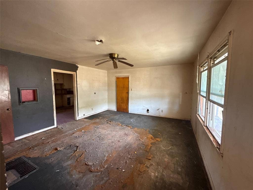 1305 W 11th Street, McGregor, TX 76657 1305 W 11th Street, McGregor, TX 76657