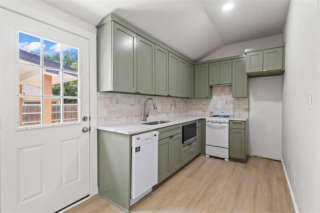 601 Pearson Avenue, #B, McKinney, TX 75069 601 Pearson Avenue, #B, McKinney, TX 75069