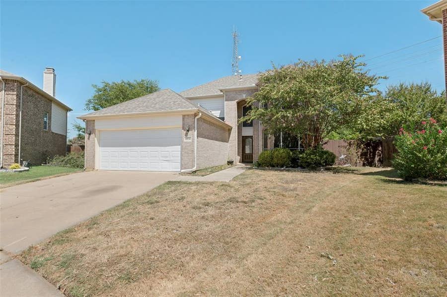 Property photo for 10236 Sourwood Drive, Fort Worth, TX