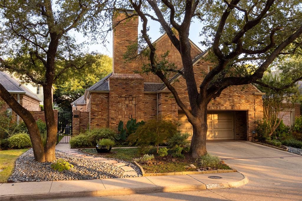 13715 Creekside Place, Dallas, TX 75240 13715 Creekside Place, Dallas, TX 75240