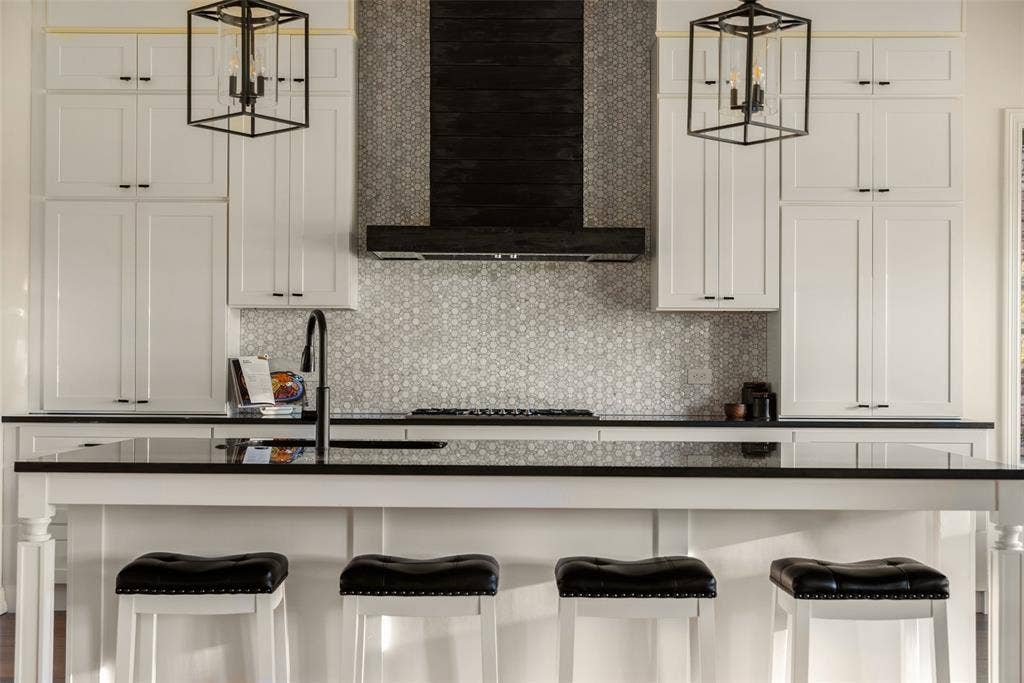 13715 Creekside Place, Dallas, TX 75240 13715 Creekside Place, Dallas, TX 75240