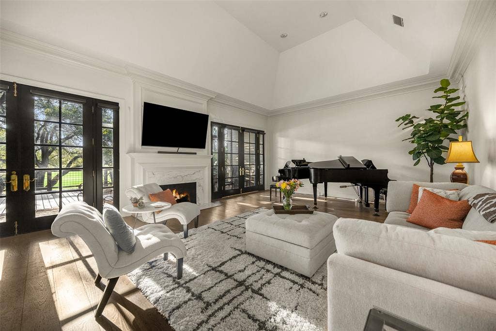 13715 Creekside Place, Dallas, TX 75240 13715 Creekside Place, Dallas, TX 75240