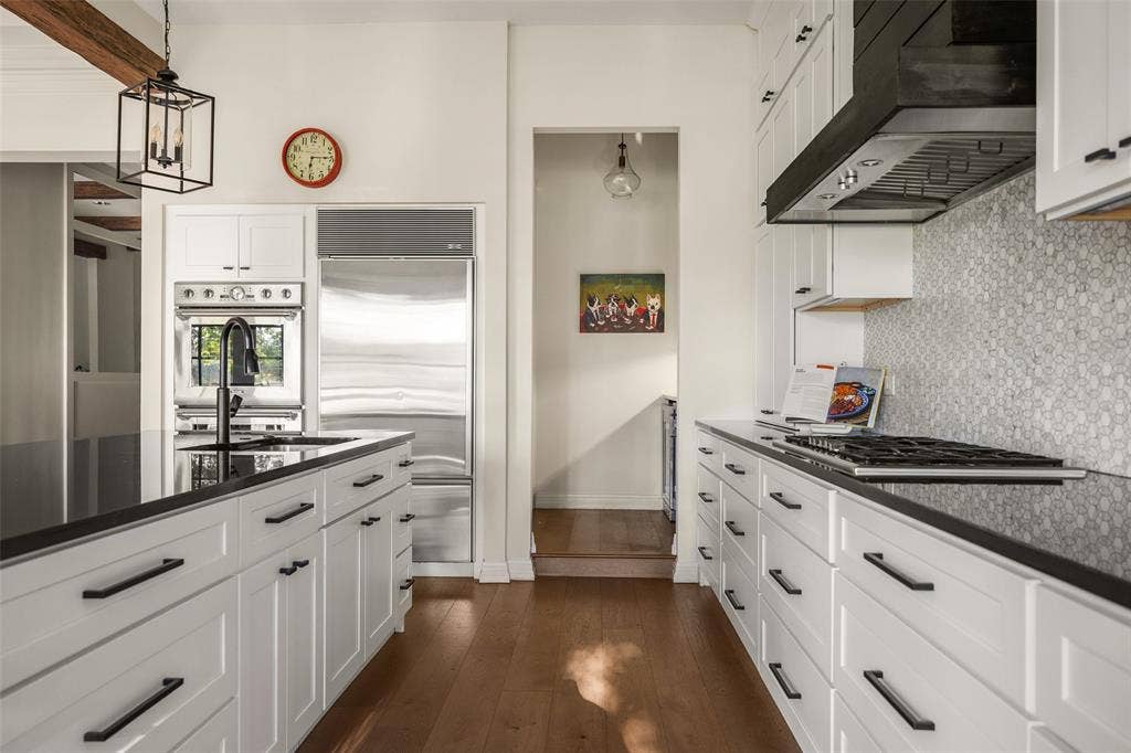 13715 Creekside Place, Dallas, TX 75240 13715 Creekside Place, Dallas, TX 75240