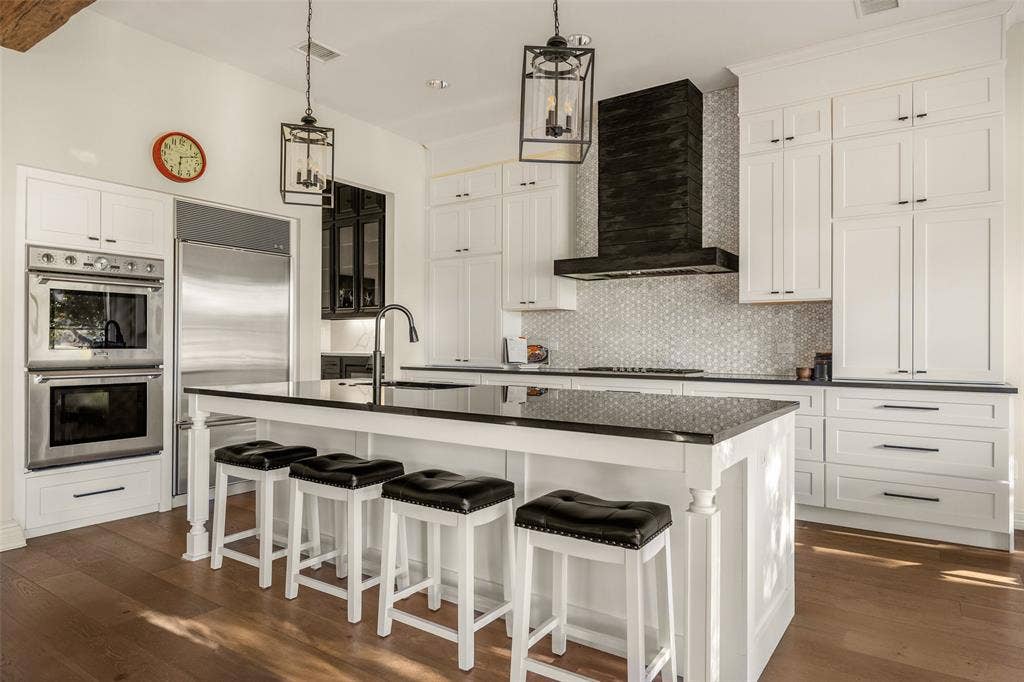 13715 Creekside Place, Dallas, TX 75240 13715 Creekside Place, Dallas, TX 75240