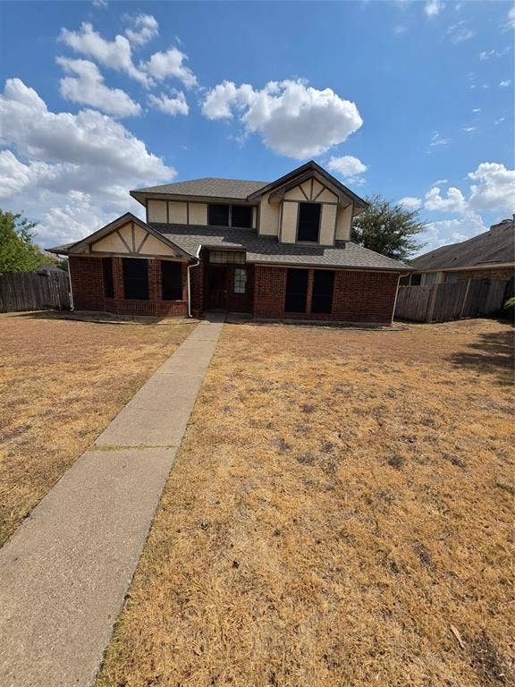 Property photo for 405 Raintree Circle, DeSoto, TX