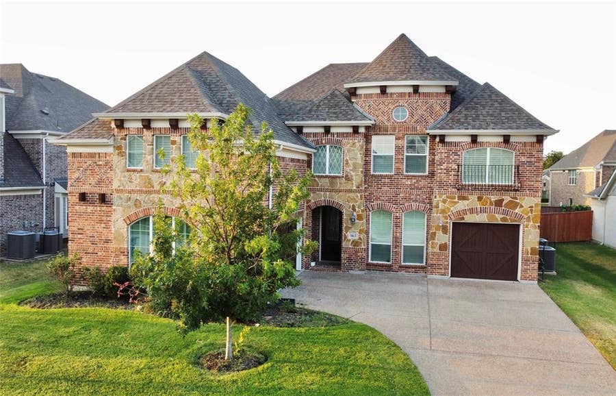 Property photo for 965 Holt Lane, Allen, TX